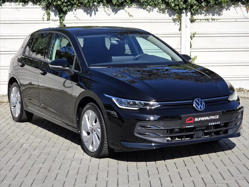 Volkswagen Golf, 1,5 eTSi 110kW DSG Tov.záruka